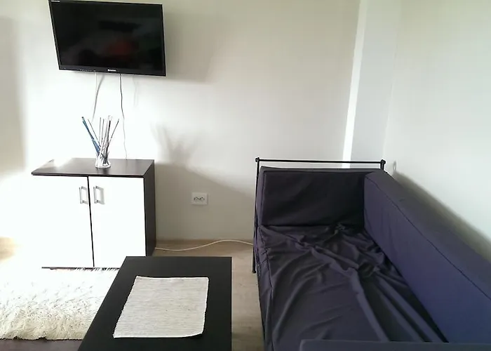 スタジオ ニク アパート *